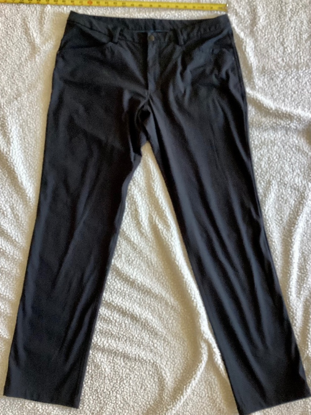 LULULEMON men’s Pants, size 36/38 measurements in pictures. In great condition.